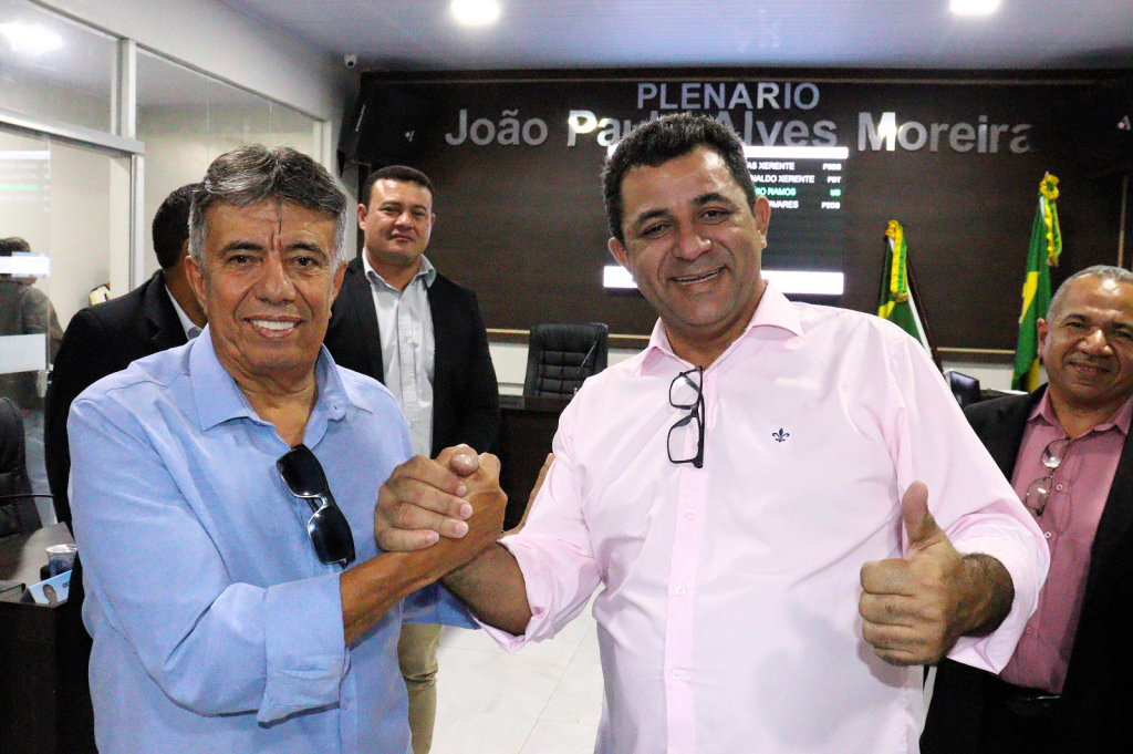 Prefeito de Tocantínia renuncia e vice assume cargo de forma definitiva