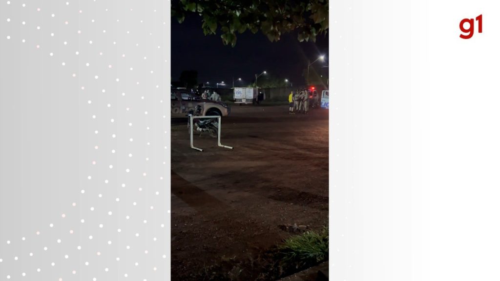 Criança de 6 anos morre com tiro acidental na cabeça após pegar arma de policial dento de carro, diz PM