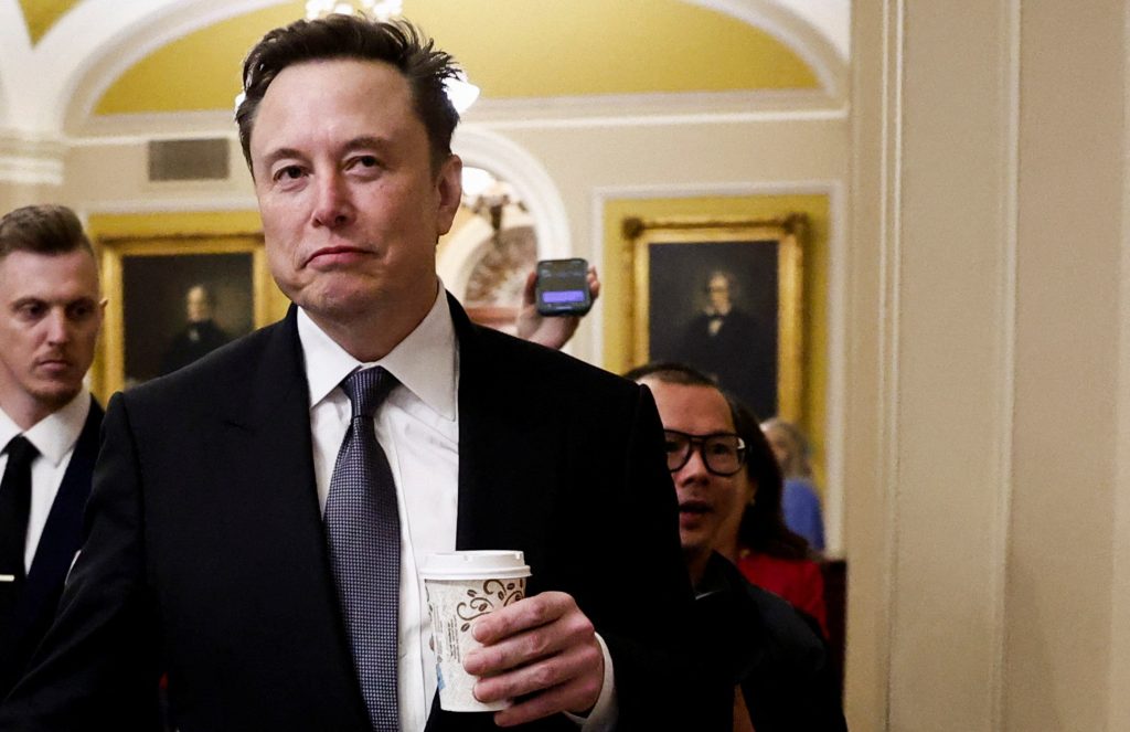 Agência reguladora dos EUA processa Elon Musk por recompra de ações do Twitter em 2022