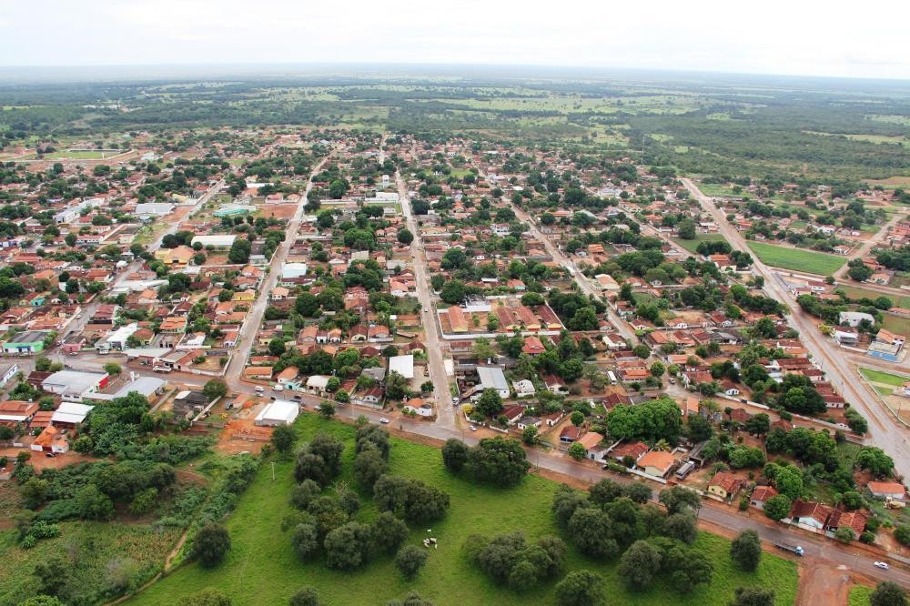 Idosa chama polícia após mulher tentar sequestrar bebê de sete meses de dentro do carro, agredi-la e fugir em moto