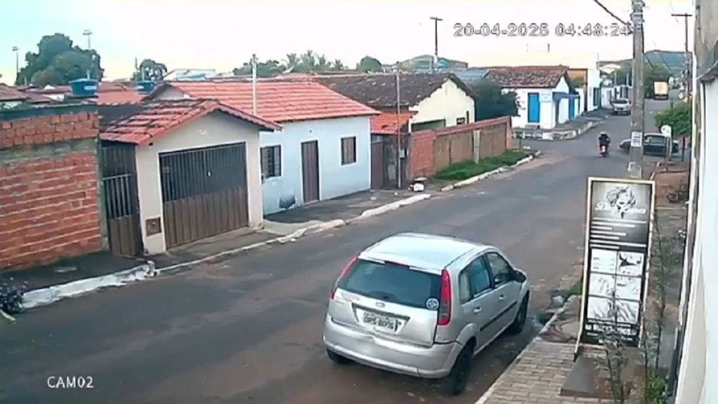 Morre no hospital motociclista que ficou em estado grave após acidente com carro em cruzamento