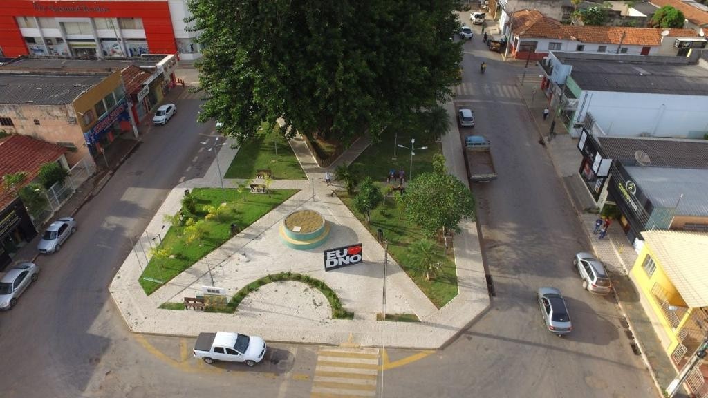 Jovem de 22 anos morre após acidente de trânsito com moto e polícia suspeita de batida em poste