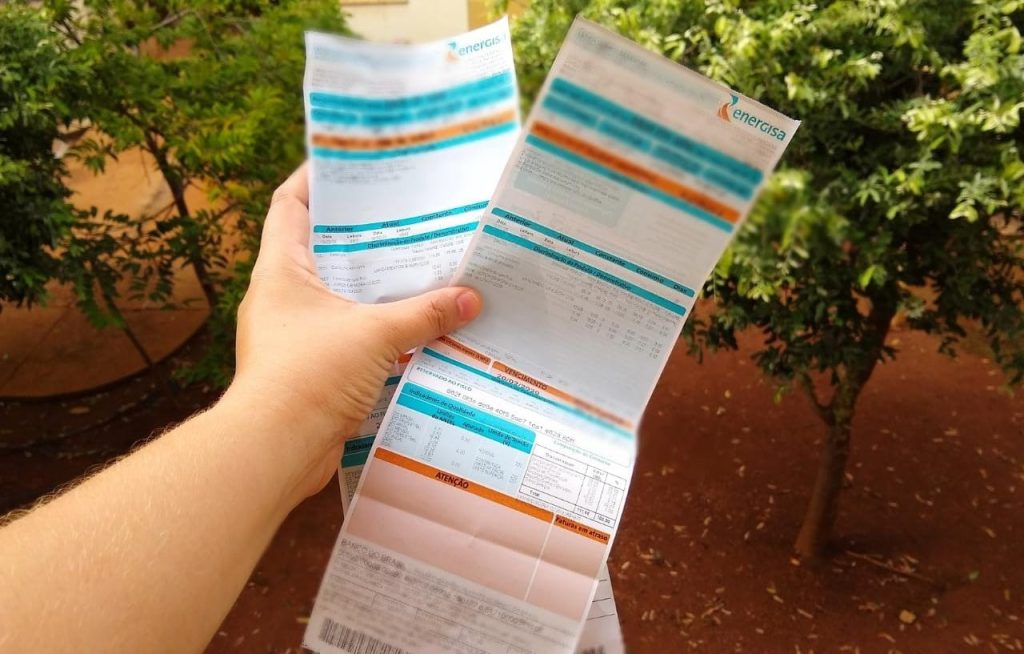 Mais de 150 mil famílias do Tocantins podem ter descontos de até 100% na conta de energia; veja requisitos para adesão