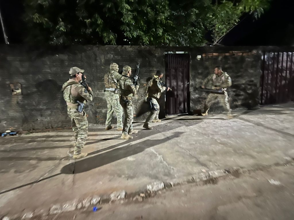 Três suspeitos de tráfico de drogas são presos pela Polícia Civil durante a operação ‘Esquenta Miracaxi’