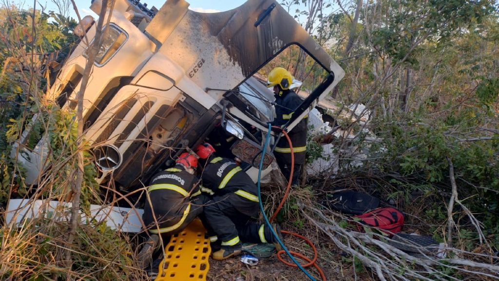 Acidentes de trânsito deixam pelo menos três mortos e dez feridos durante o fim de semana no Tocantins