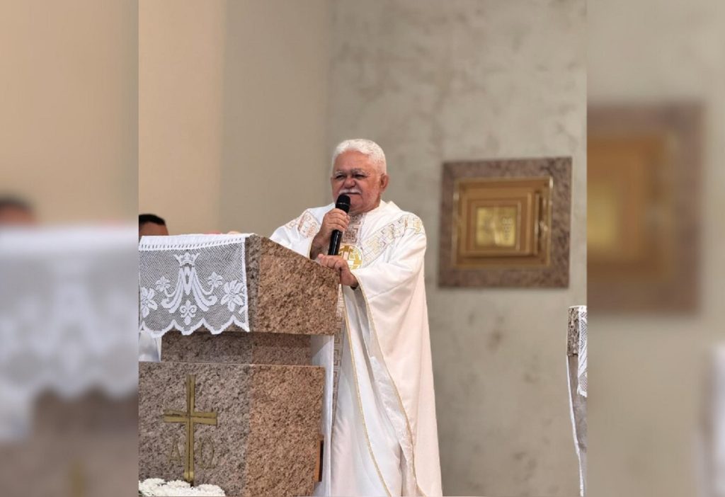 Monsenhor Jones Pereira morre aos 72 anos