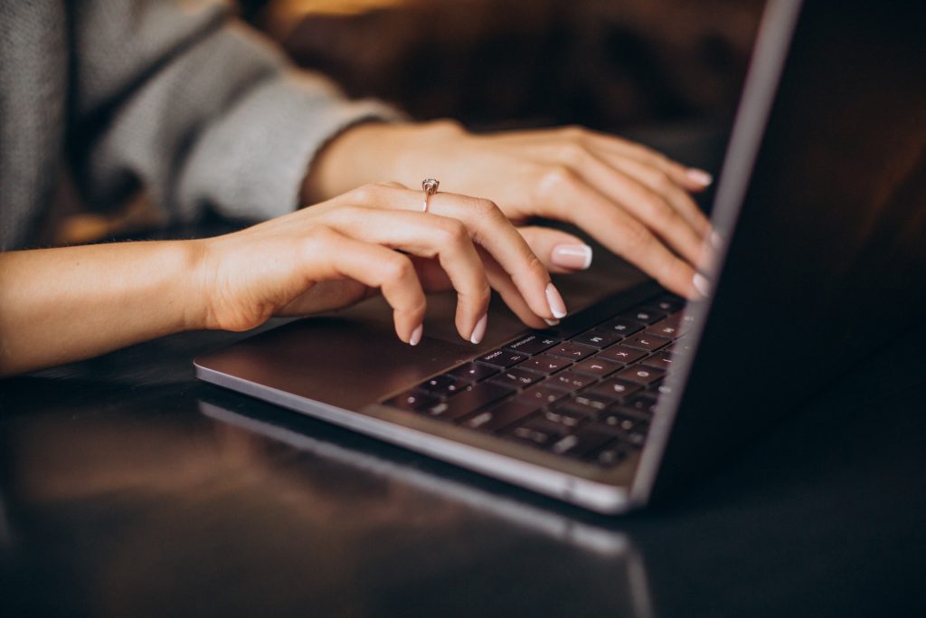 Prompt injection: como é feito ‘código secreto’ usado por advogadas para tentar sabotar processo