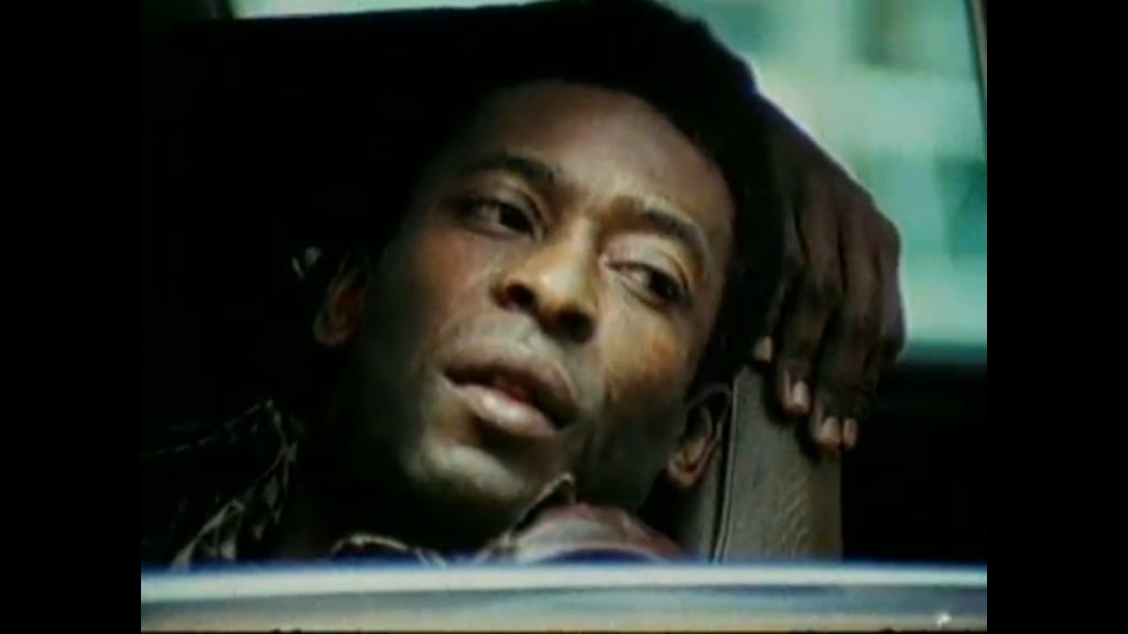 É #FAKE vídeo de Pelé fazendo ‘profecia’ sobre hexa para o Brasil e taça erguida por jogador do Santos; áudio foi criado com IA