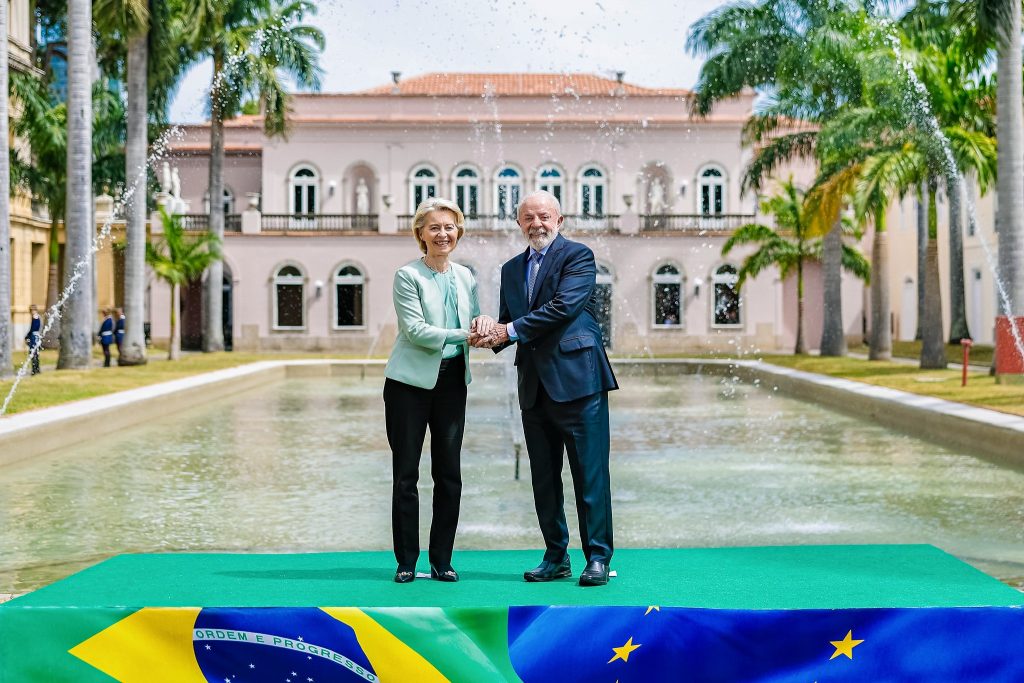 UE fecha parceria tecnológica com Brasil para reduzir dependência de gigantes dos EUA