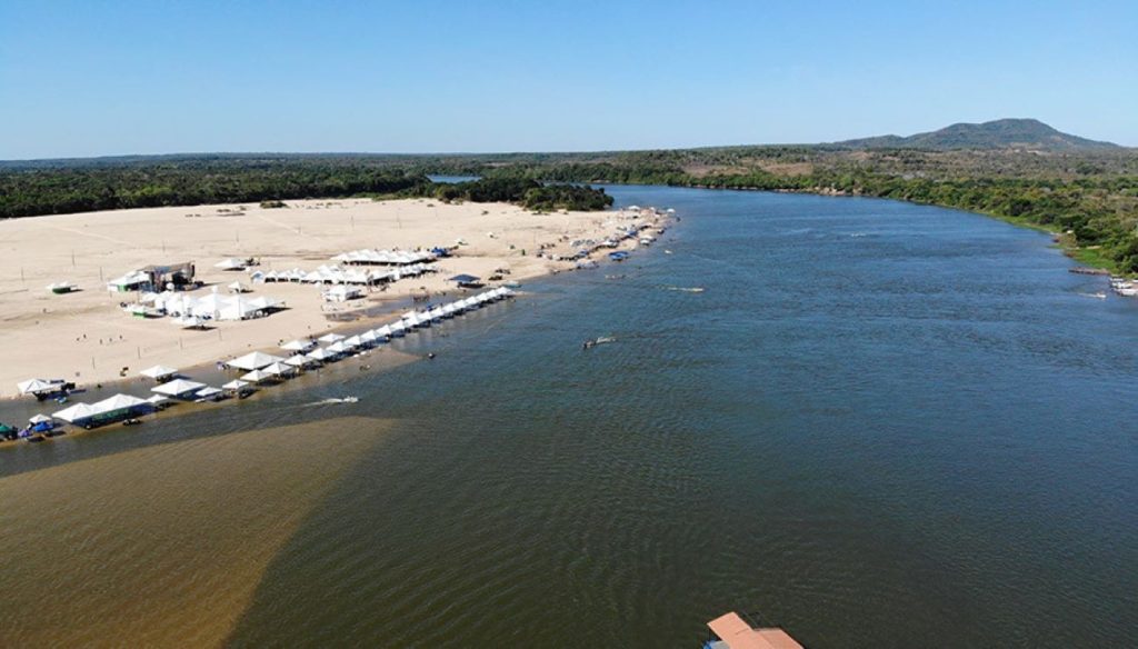 Alexandre Pires e Léo Santana serão atrações da temporada da Praia da Gaivota; veja programação