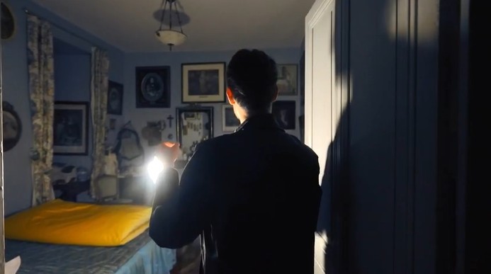 Repórter passa a noite em castelo conhecido como o mais ‘mal-assombrado’ da França: ‘Como é dormir aqui?’; veja vídeo