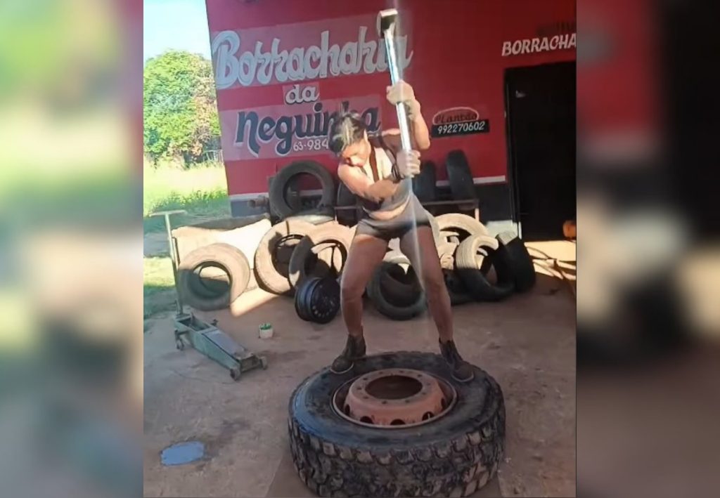 Mulher chama atenção nas redes sociais ao encarar serviço pesado em borracharia no TO; VÍDEO