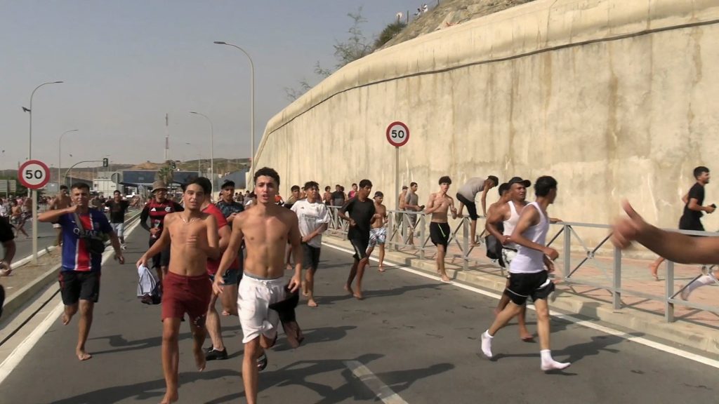 Meta e TikTok concordam em checar conteúdos sobre Ceuta para evitar que informações falsas induzam travessia de imigrantes, diz UE