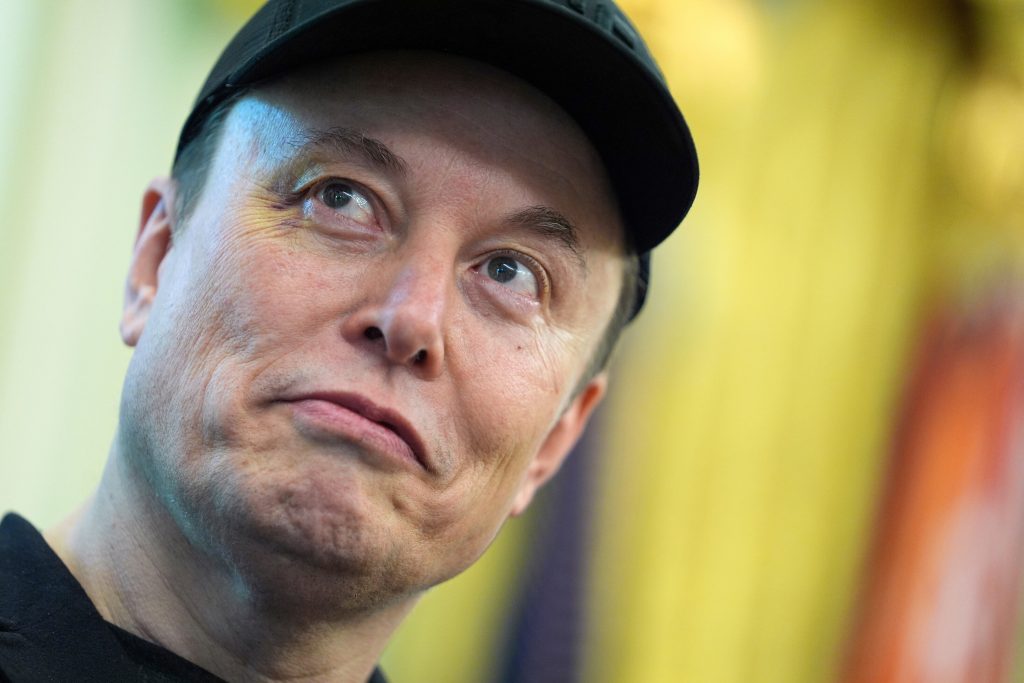 Musk perde R$ 1,8 trilhão em um mês, mas segue como pessoa mais rica do mundo; veja ranking