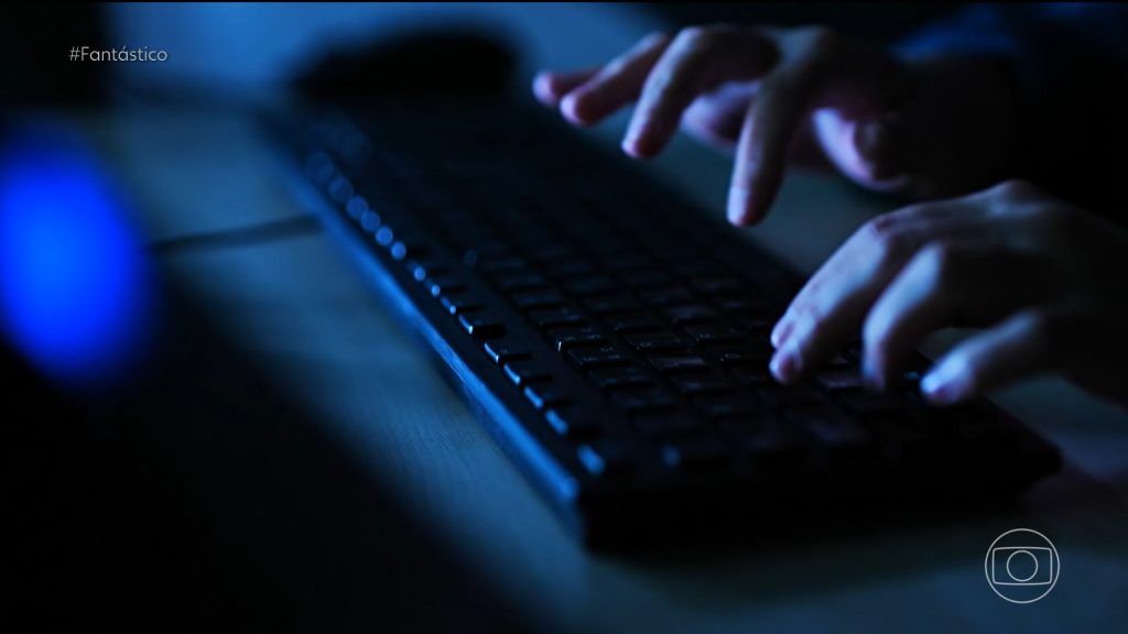 ‘Hackeamento da mente’: como golpistas usam medo e urgência para fazer vítimas no golpe da falsa central bancária