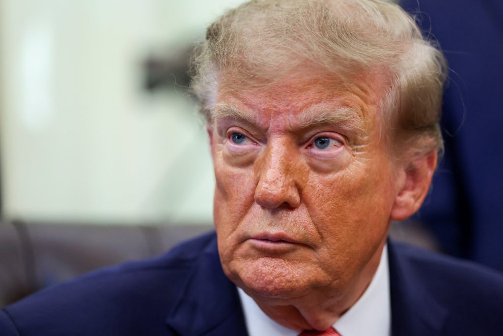 Trump diz que vai proibir o termo ‘inteligência artificial’