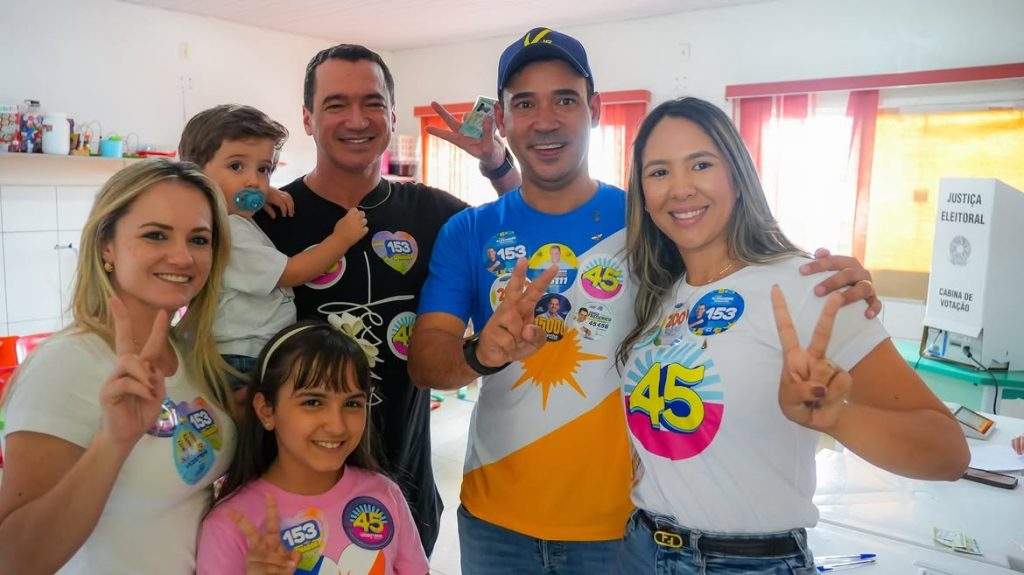Alexandre Guimarães (MDB) vota em Araguaína
