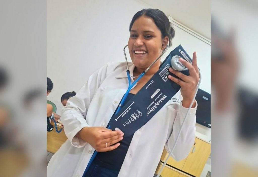 ‘O processo é cansativo’, diz estudante de escola pública aprovada em seis universidades de medicina